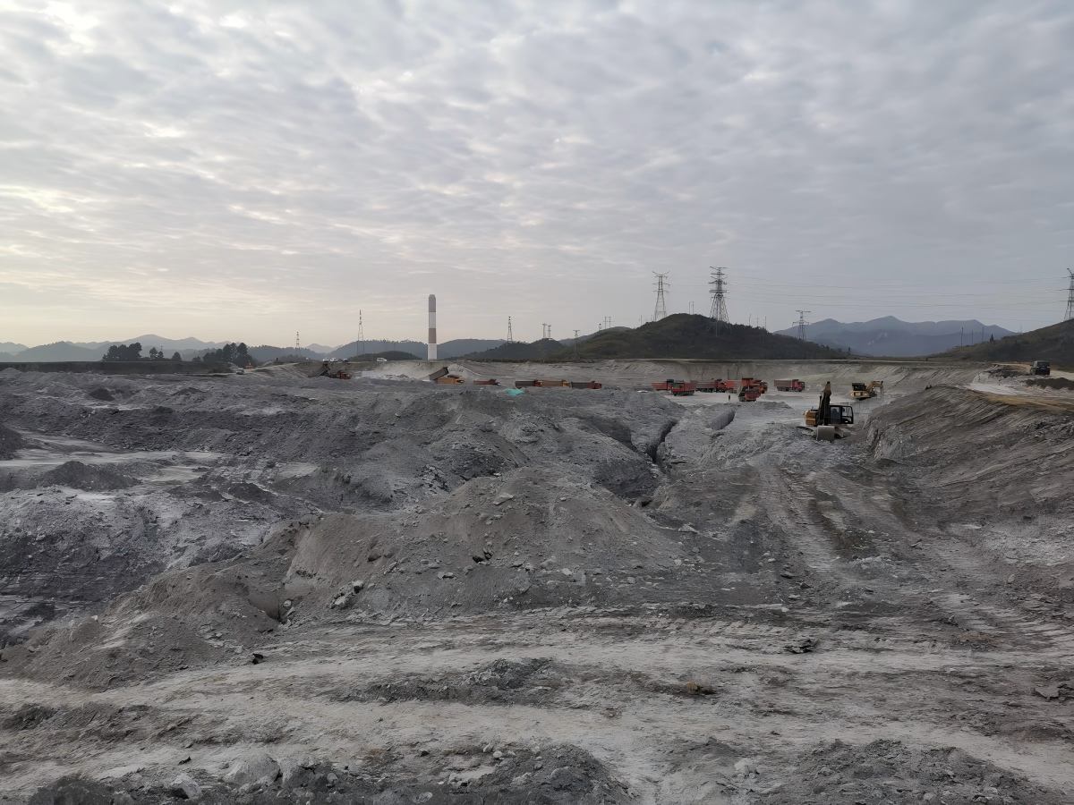Industrial by-product gypsum raw material