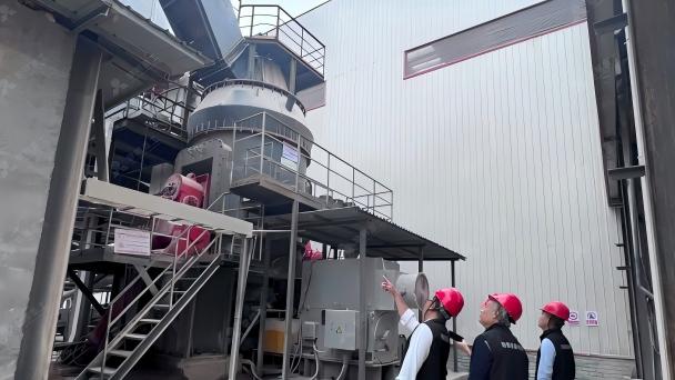 LM vertical roller mill bentonite grinding plant in Indonesia